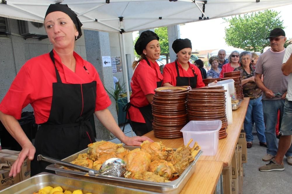 La XVIII edición de la fiesta gastronómica coincide con la celebración del Concurso-Exposición de Espantallos na Ruta do Río Barbeira.