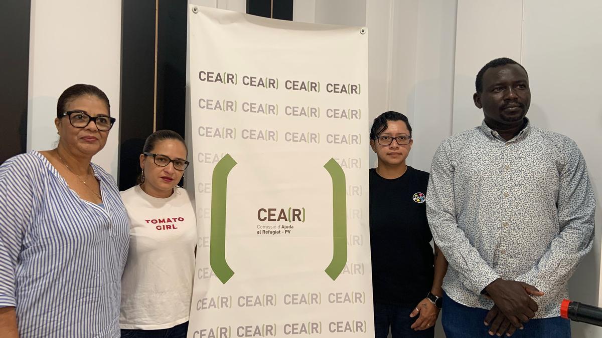 Los rostros de las cifras del informe de CEAR.