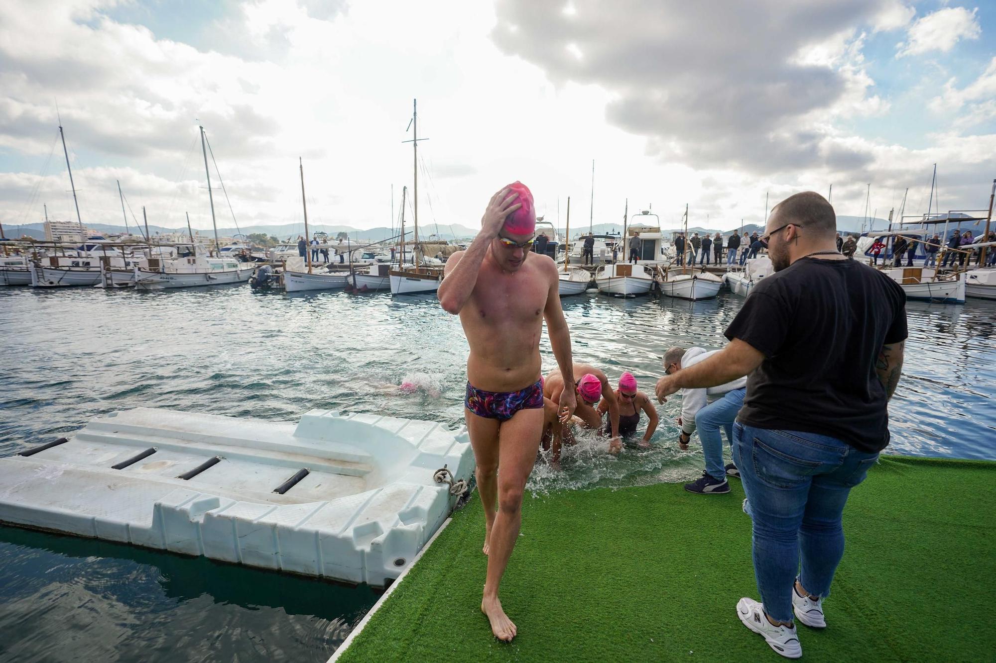 Todas las imágenes de la Copa de Nadal de natación en Ibiza