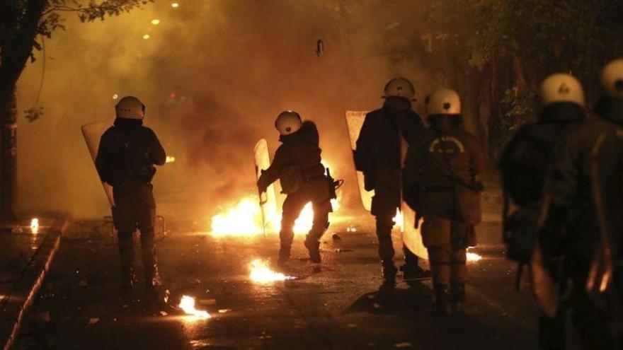 Enfrentamientos en Atenas en las protestas por la visita de Obama