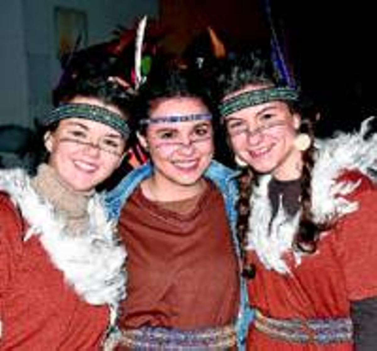 Una cita para lucir coloridos disfraces