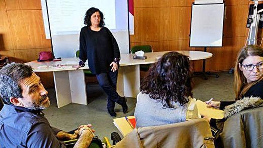 Nicole Haber en una jornada de tratamiento del suicidio en los medios de comunicación.