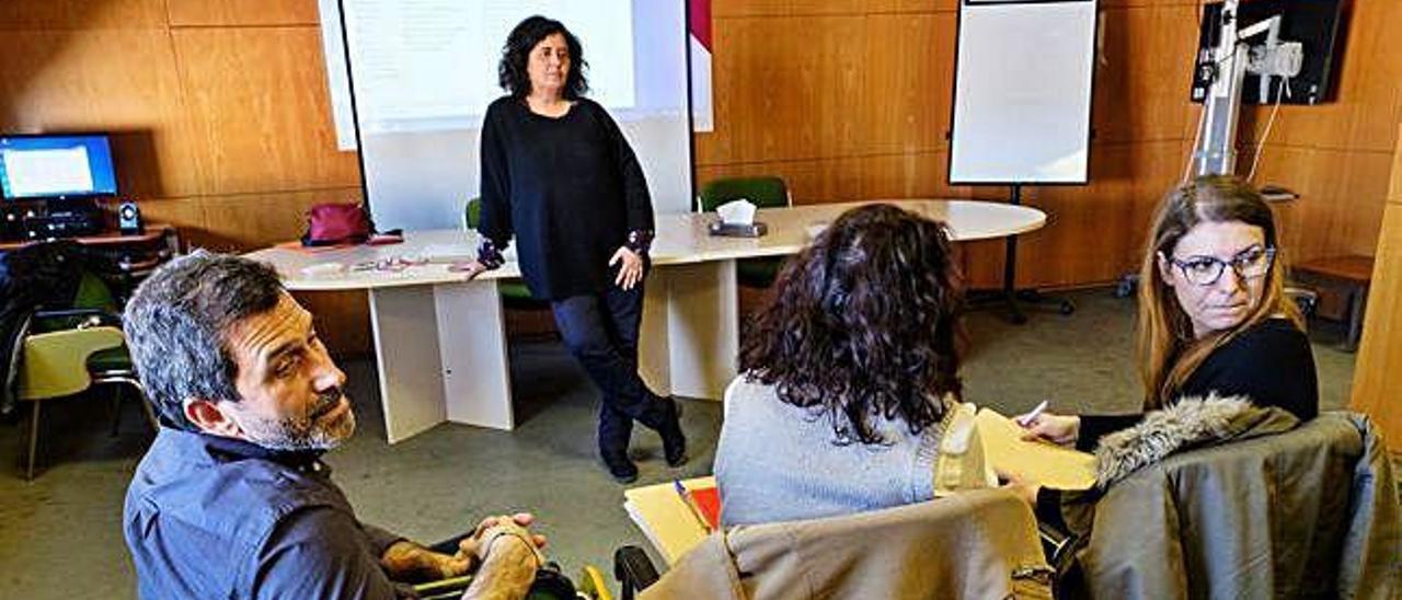 Nicole Haber en una jornada de tratamiento del suicidio en los medios de comunicación.