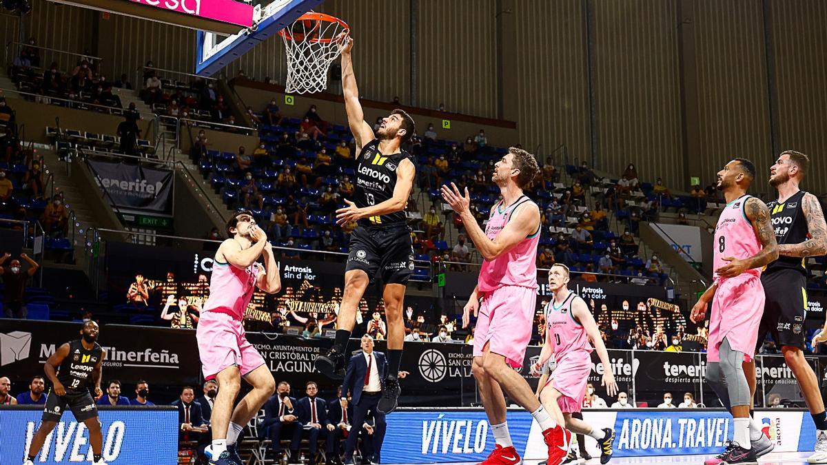 El Lenovo Tenerife vence al Barça