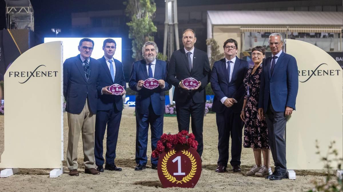 El president del Consejo Superior de Deportes, José Manuel Rodríguez Uribes, i el conseller d’Esports, Berni Álvarez, entre les diferents autoritats que van participar al lliurament de premis del CSIO