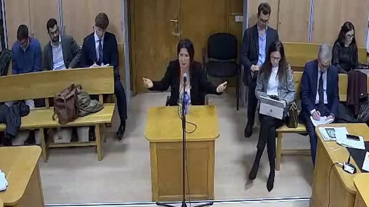 Leire Díez negó relaciones con el Gobierno central