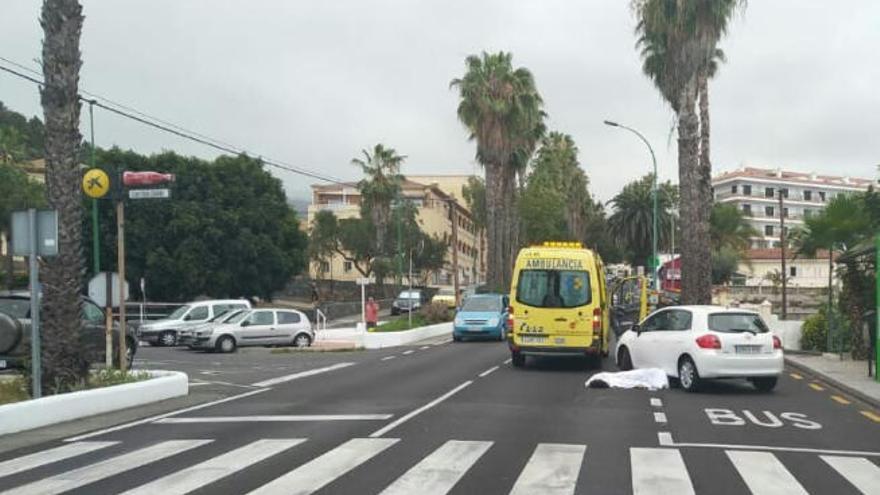 El trágico suceso se produjo en la carretera de Las Arenas en la mañana de ayer.