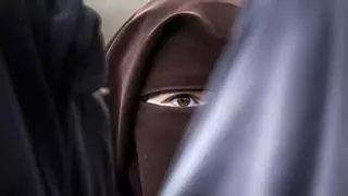 PP y Vox aprueban prohibir el acceso con burka o niqab a edificios públicos de Córdoba