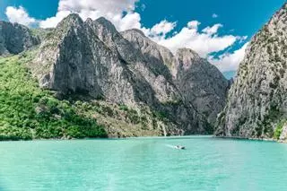 Albania es el destino ideal para mayores de 65: sitios arqueológicos, ciudades históricas y playas de agua turquesa