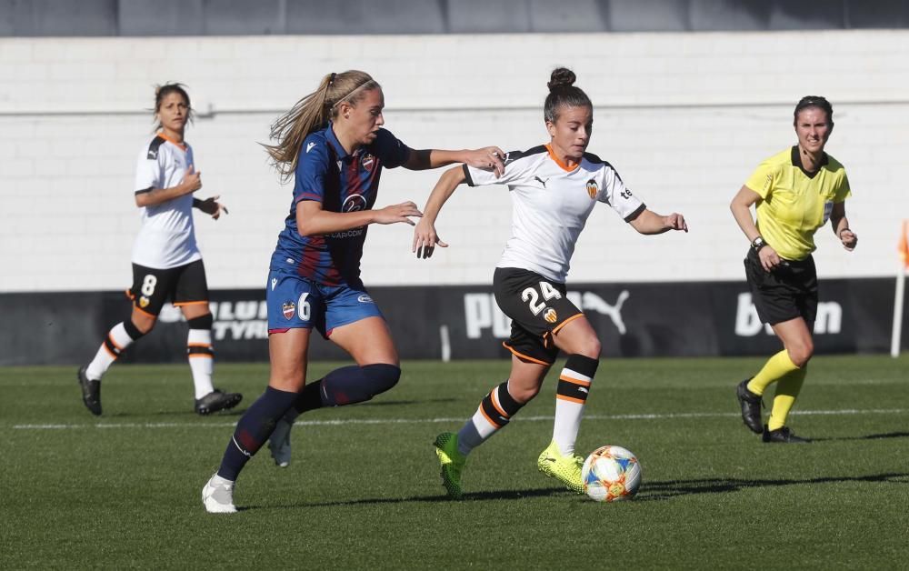 Las imágenes del derbi Valencia - Levante femenino