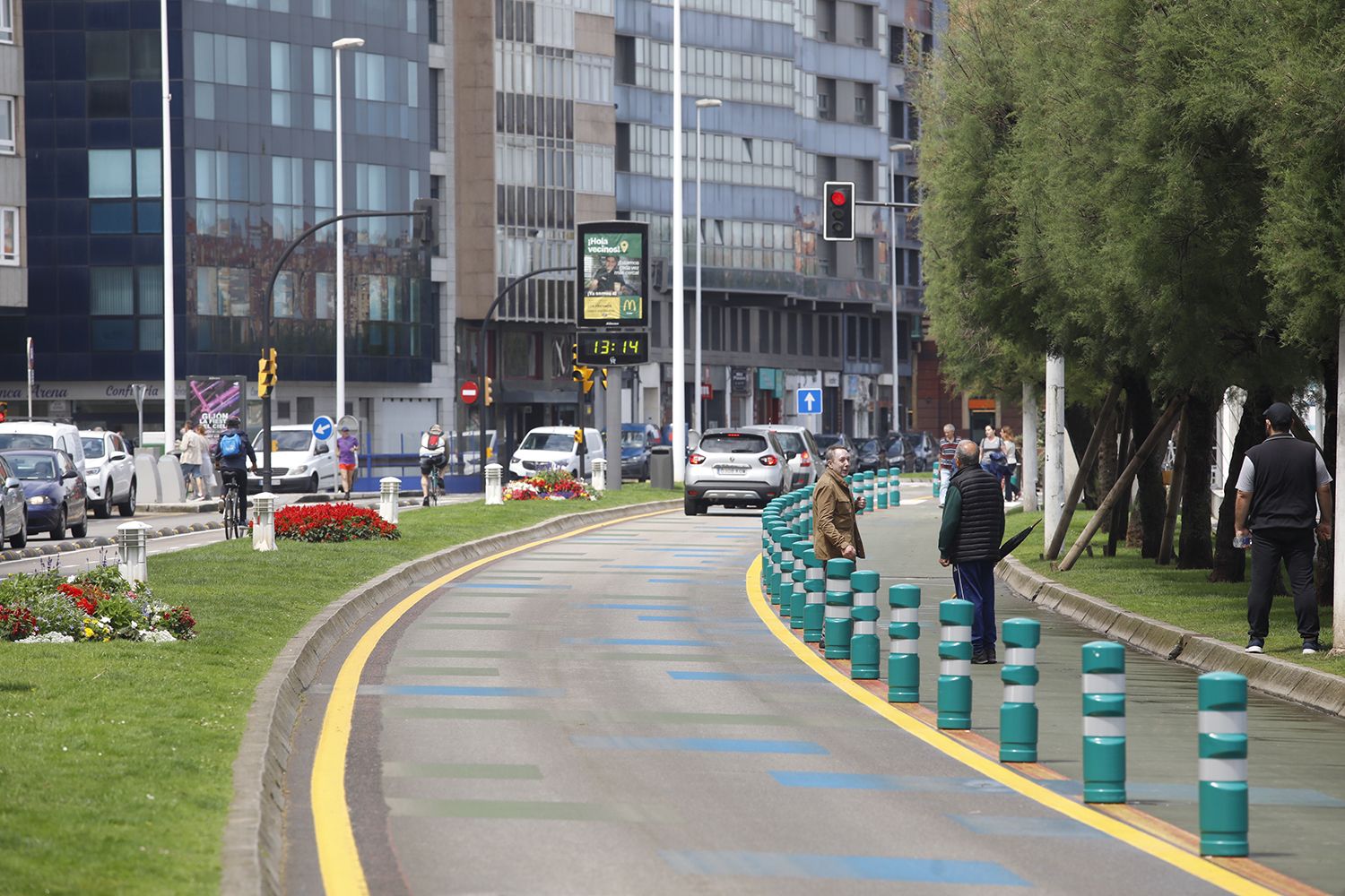 En imágenes: así ha sido la reapertura al tráfico del "cascayu" de Gijón