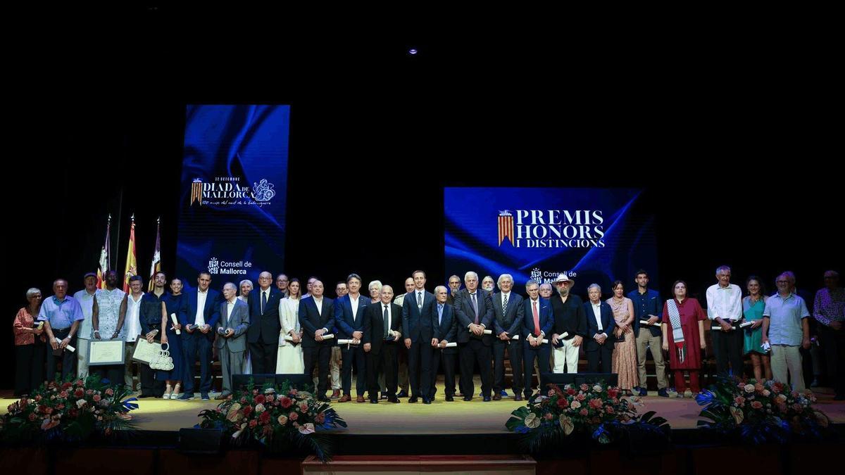 Premi per als professors de la UIB Miquel J. Deyà Bauzà i Joan Mas i Vives