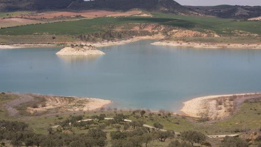 Agua embalsada en el conjunto Guadalhorce-Guadalteba.