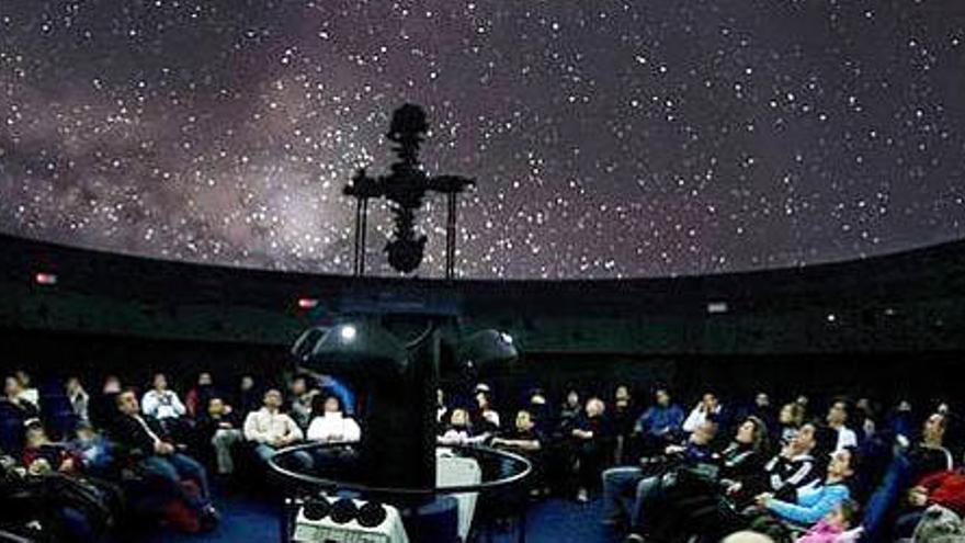 El Planetario de la Casa de las Ciencias durante una observación nocturna.