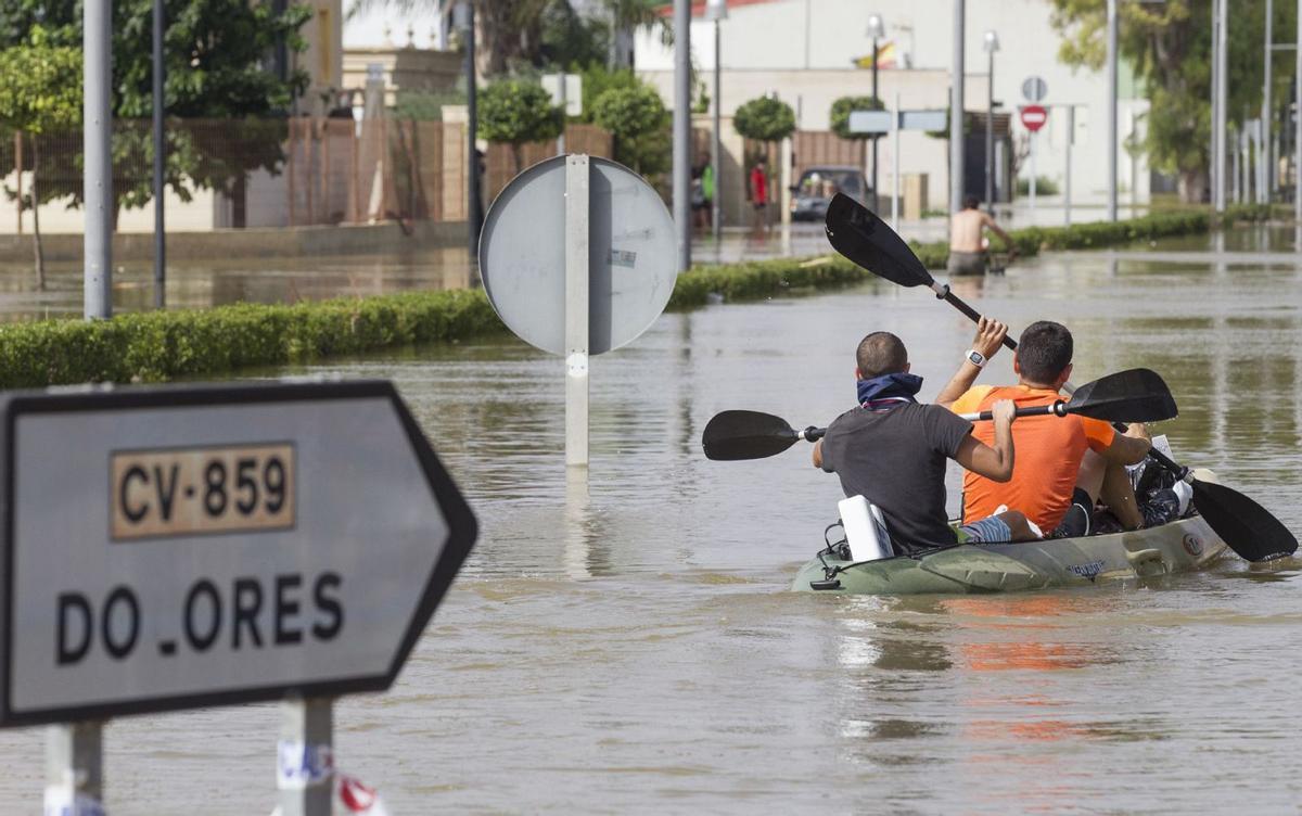 Inundaciones en Dolores tras el devastador episodio de la DANA de septiembre de 2019, que afectó a toda la Vega Baja. | ÁLEX DOMÍNGUEZ