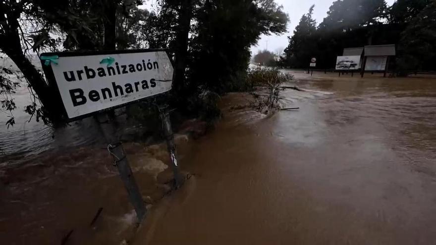 Carreteras anegadas en el Campo de Gibraltar y realojo de vecinos en Algeciras