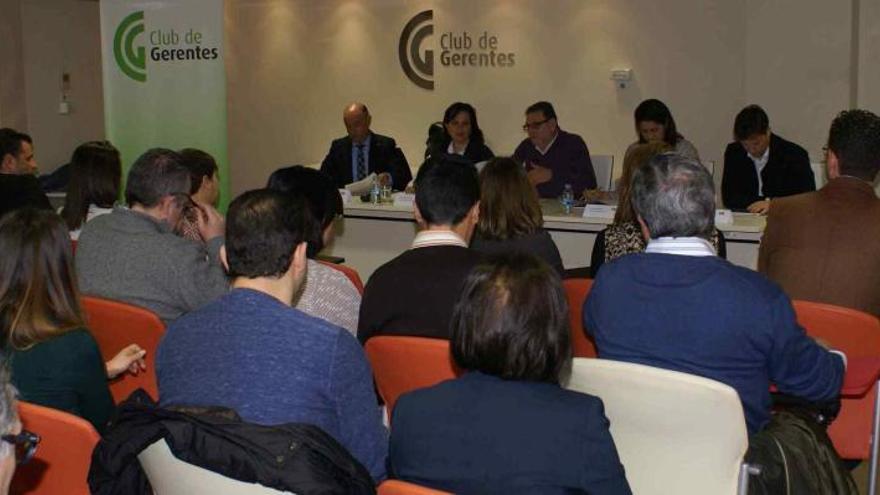 Encuentro con los pequeños y medianos empresarios en el Club de Gerentes.