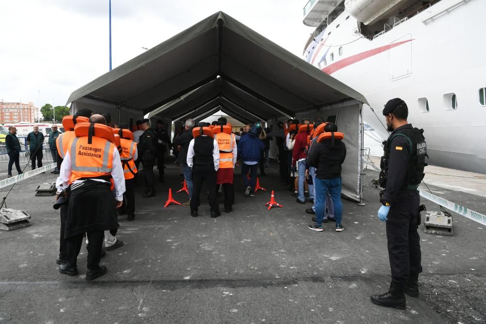 Simulacro ''de película'' en el puerto de A Coruña