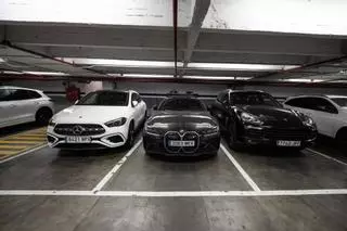 Por qué los 'parkings' para vecinos de Barcelona podrán desaparecer de los bloques de viviendas protegidas