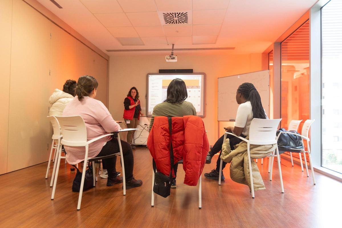 Participantes del itinerario de empleo de Cruz Roja Córdoba.