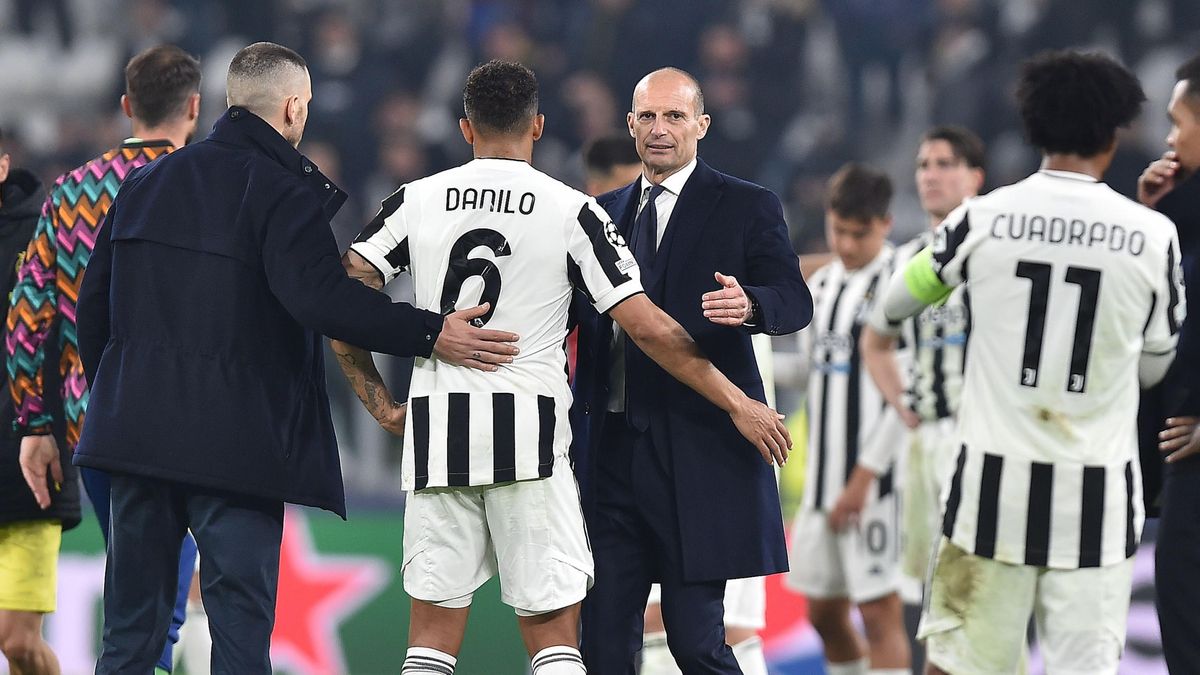 Futbolistas de la Juventus tras su eliminación a manos del Villarreal.