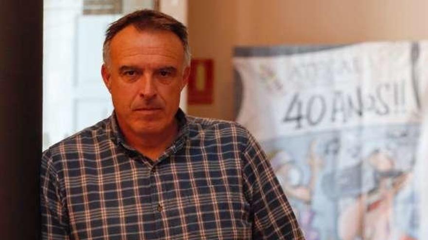 Javier Yanguas, ayer, en la Praza da Princesa, en Vigo. // José Lores