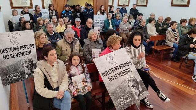 El salón de plenos se llenó en la sesión de ayer.