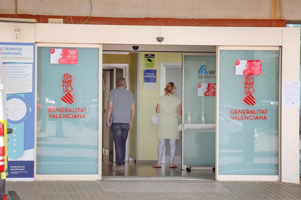 Puerta de Urgencias del Hospital Universitario de Torrevieja