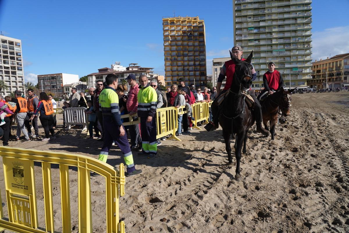 Las imágenes de la carrera de caballos en la playa de Orpesa