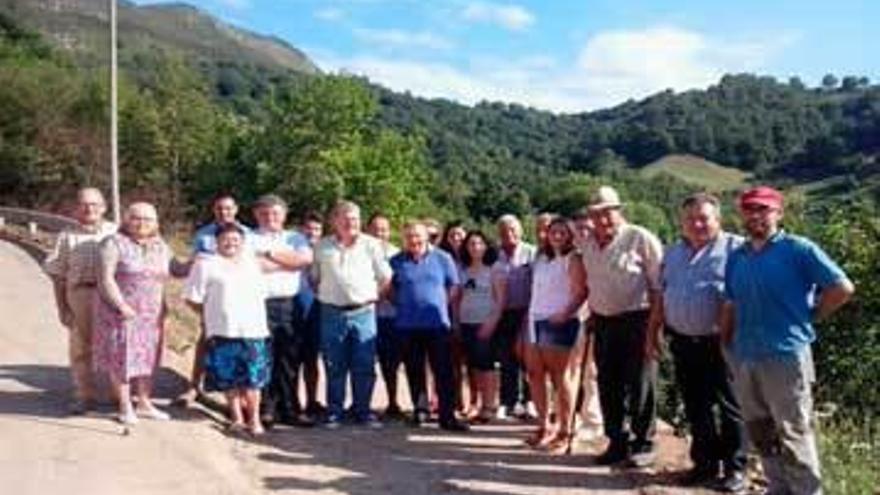 Parres mejora el camino de acceso al cementerio del pueblo de Llerandi