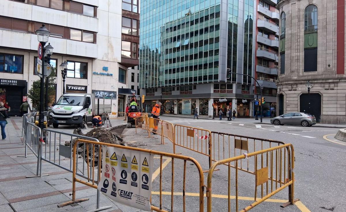 En marcha las mejoras del pavimento en el entorno del Carmen | LNE