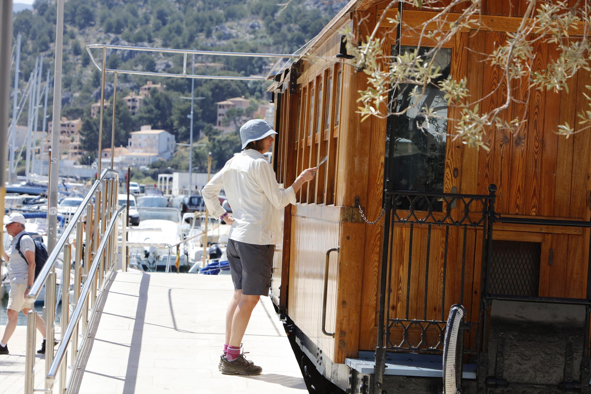 Sonne, Tram, Eis essen: So genießen die Mallorca-Urlauber die Stimmung in Port de Sóller