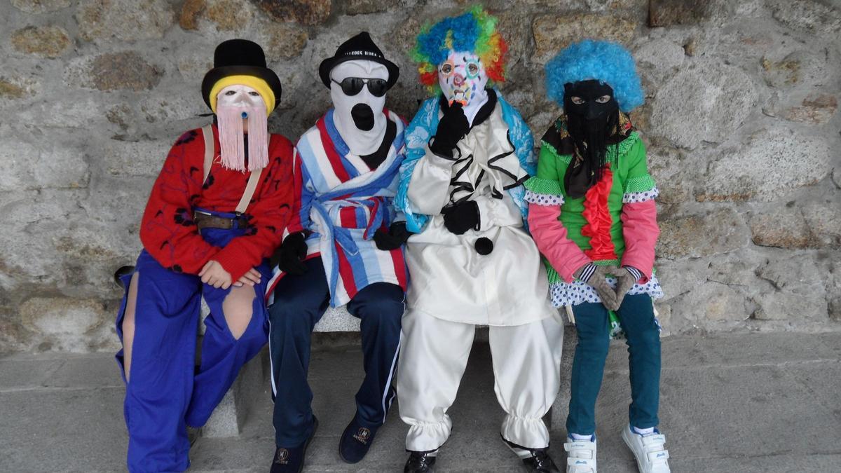 Grupo de Jurramachos en el Carnaval de Montánchez.