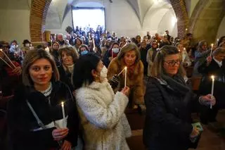 La emoción acompaña a la Virgen de Las Candelas en su regreso a las calles de Cáceres