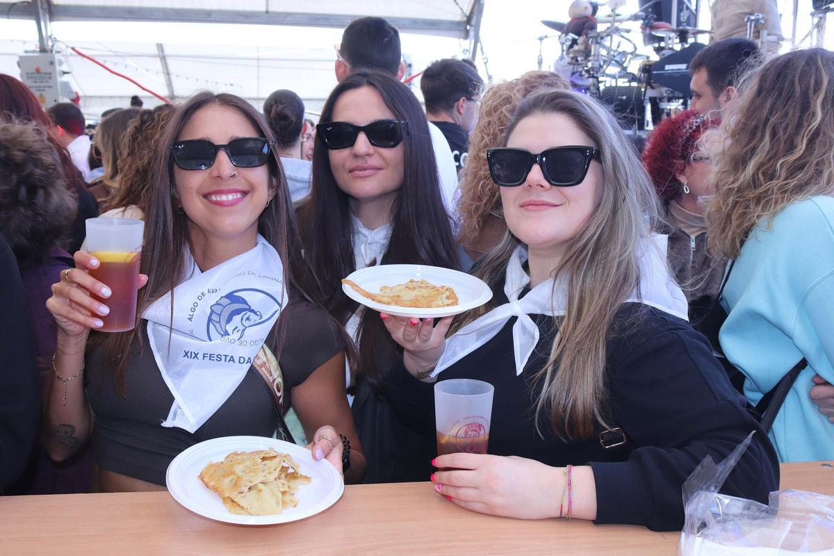Asistentes á Festa da Merenda de Frades.