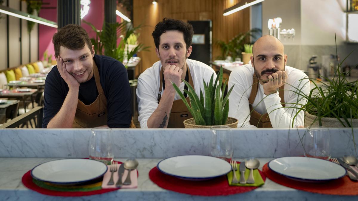 Los cocineros Nacho Feliu, Nicolás de la Vega y Frank Beltri.