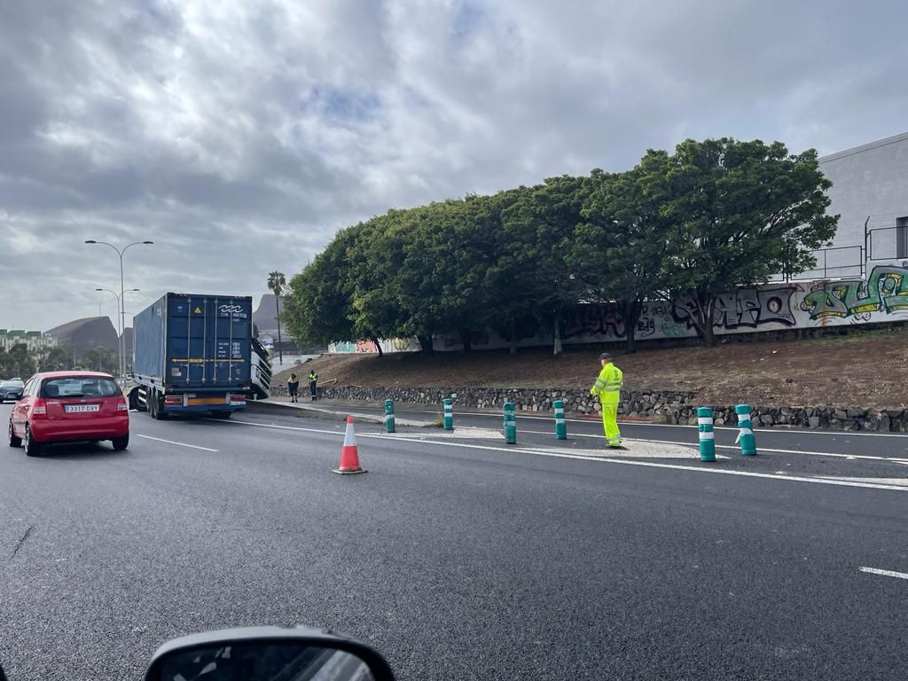 Accidente de un camión en la autopista