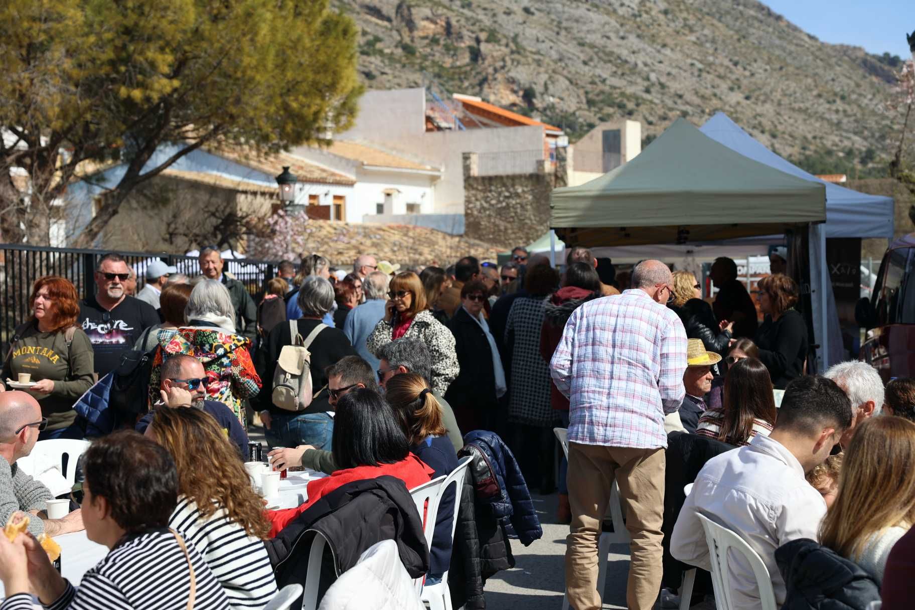 Benigembla, a reventar en la Feria del Embutido de la Vall de Pop