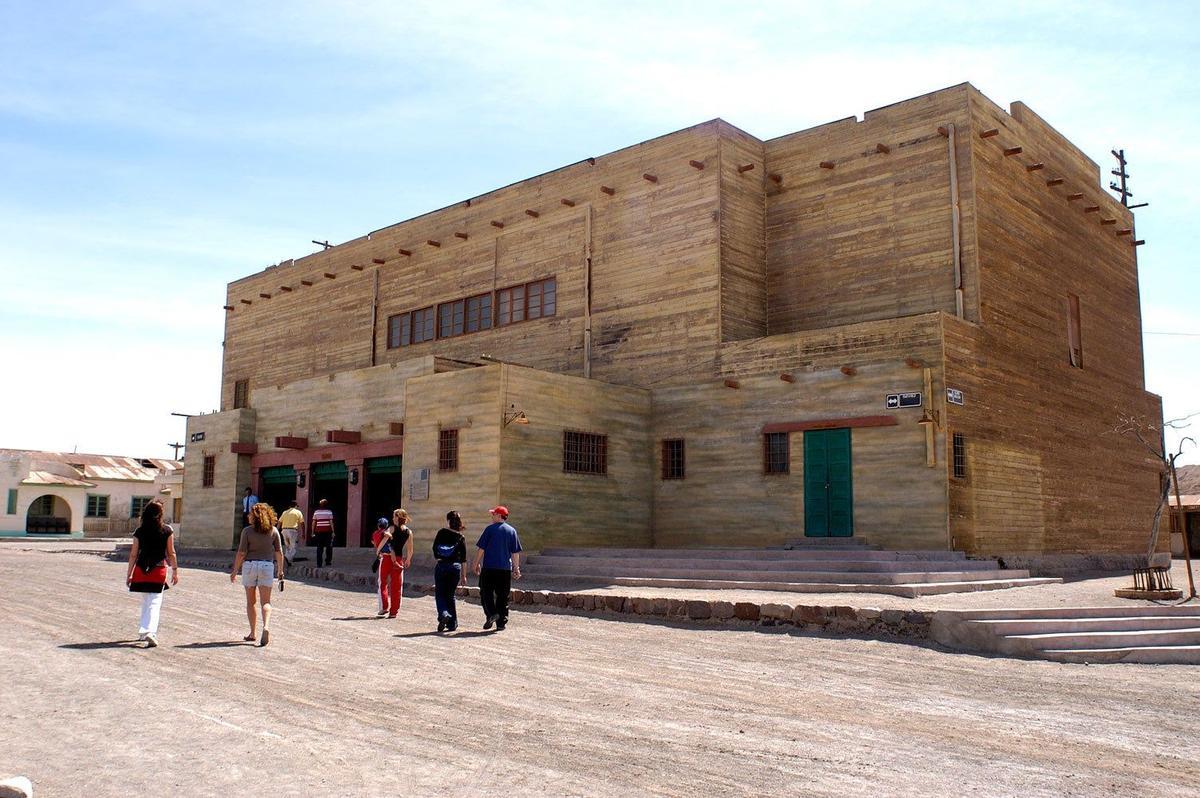 Oficinas salitreras de Humberstone y Santa Laura