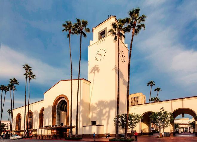 Exterior Union Station Oscars 2021