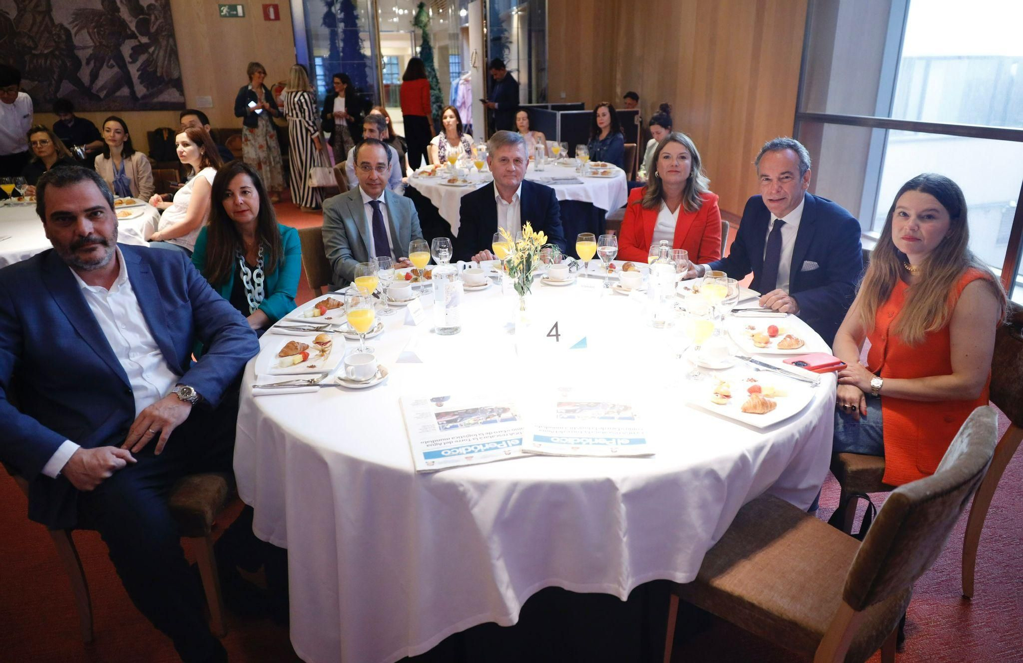 Natalia Chueca, en los Desayunos-Coloquios de EL PERIÓDICO DE ARAGÓN