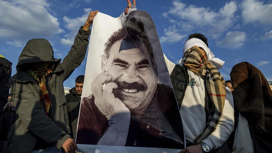 El líder de la guerrilla kurda del PKK pide desde prisión la entrega de las armas y el fin de la lucha armada