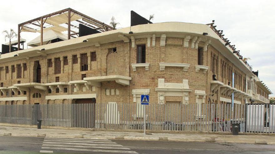 El edificio de los Docks de la marina real entra en la pugna por el centro CaixaForum