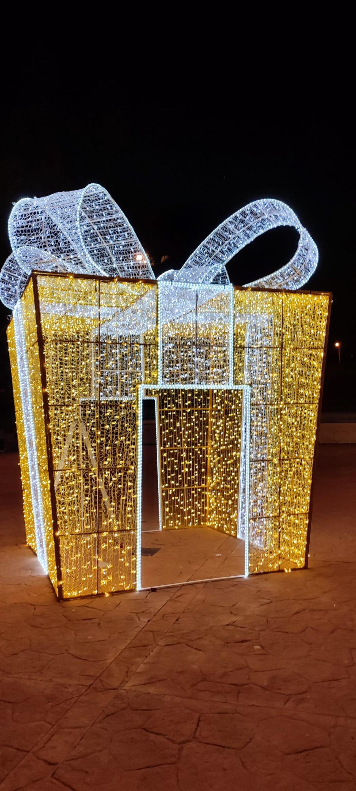 El alumbrado navideño lucirá desde esta tarde en las principales avenidas