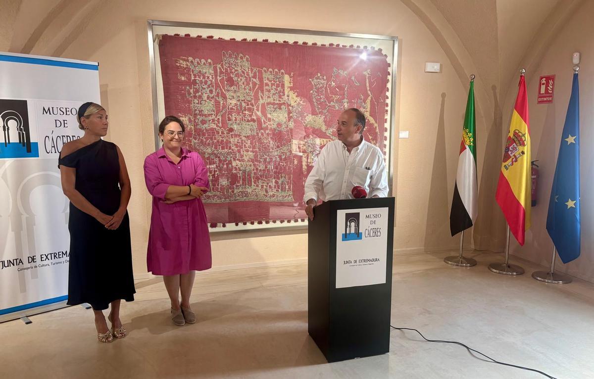 Fotogalería | El Museo de Cáceres incorpora el singular verraco doble hallado en Valdecañas Fotogalería | El Museo de Cáceres incorpora el singular verraco doble hallado en Valdecañas
