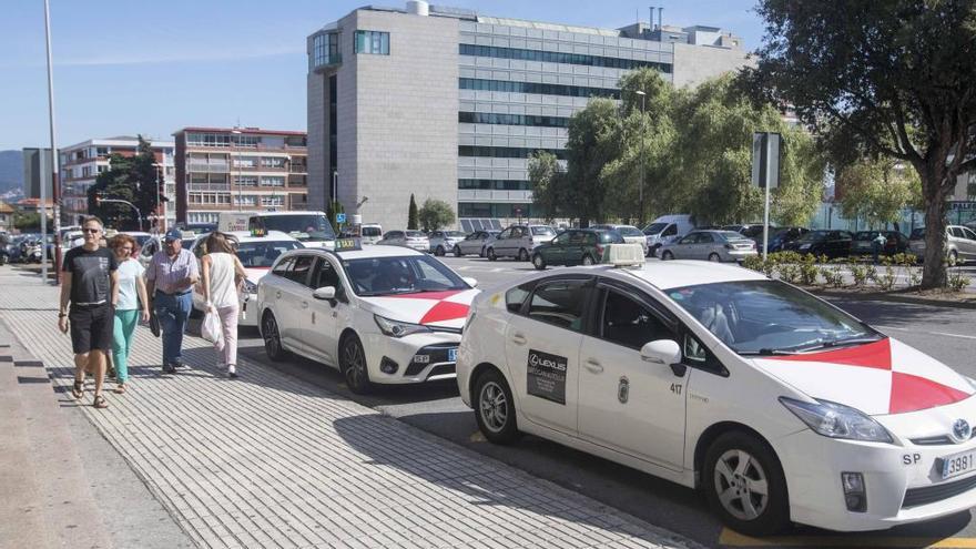 Parada de taxis en Vigo. // C. Graña