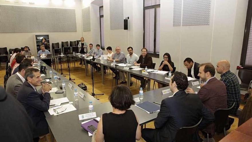 Reunión del Consejo Interterritorial de Juventud, ayer, en el Centro de Cultura Antiguo Instituto.