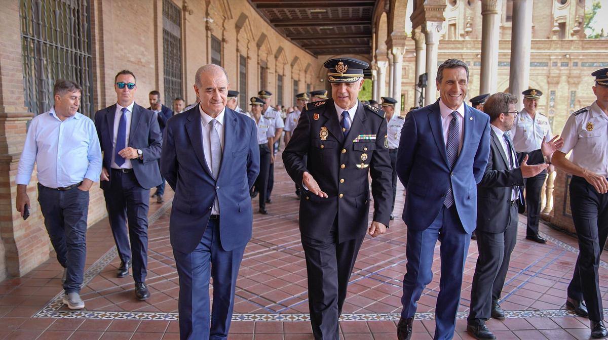 Toma de posesión del nuevo jefe de la Poilicía Nacional en Sevilla