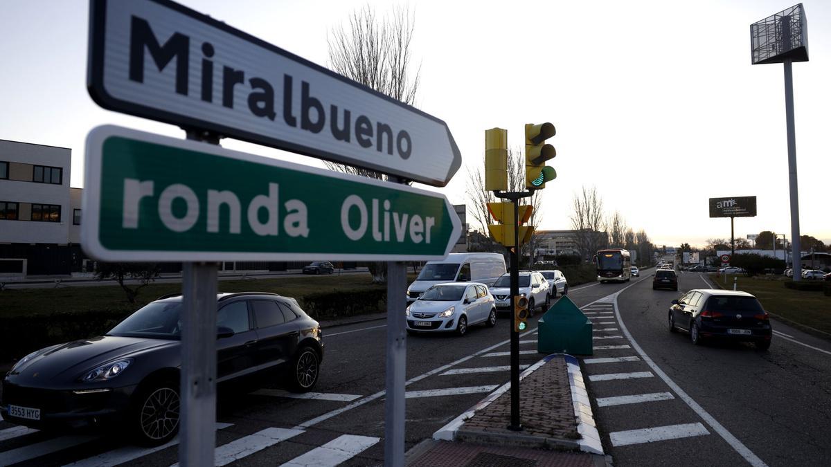 Señal de acceso al barrio de Miralbueno, en Zaragoza.