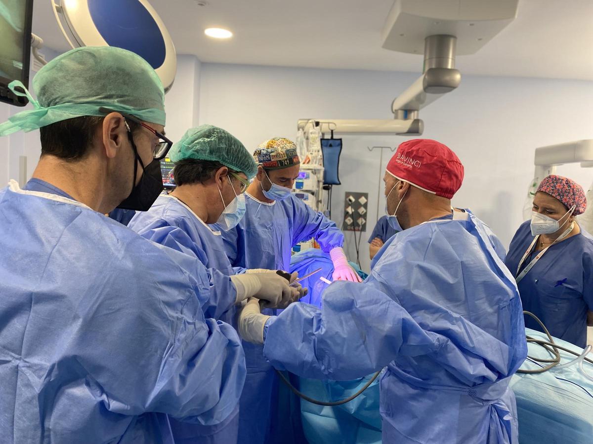 Primera cirugía pediátrica robótica en el hospital reina Sofía.